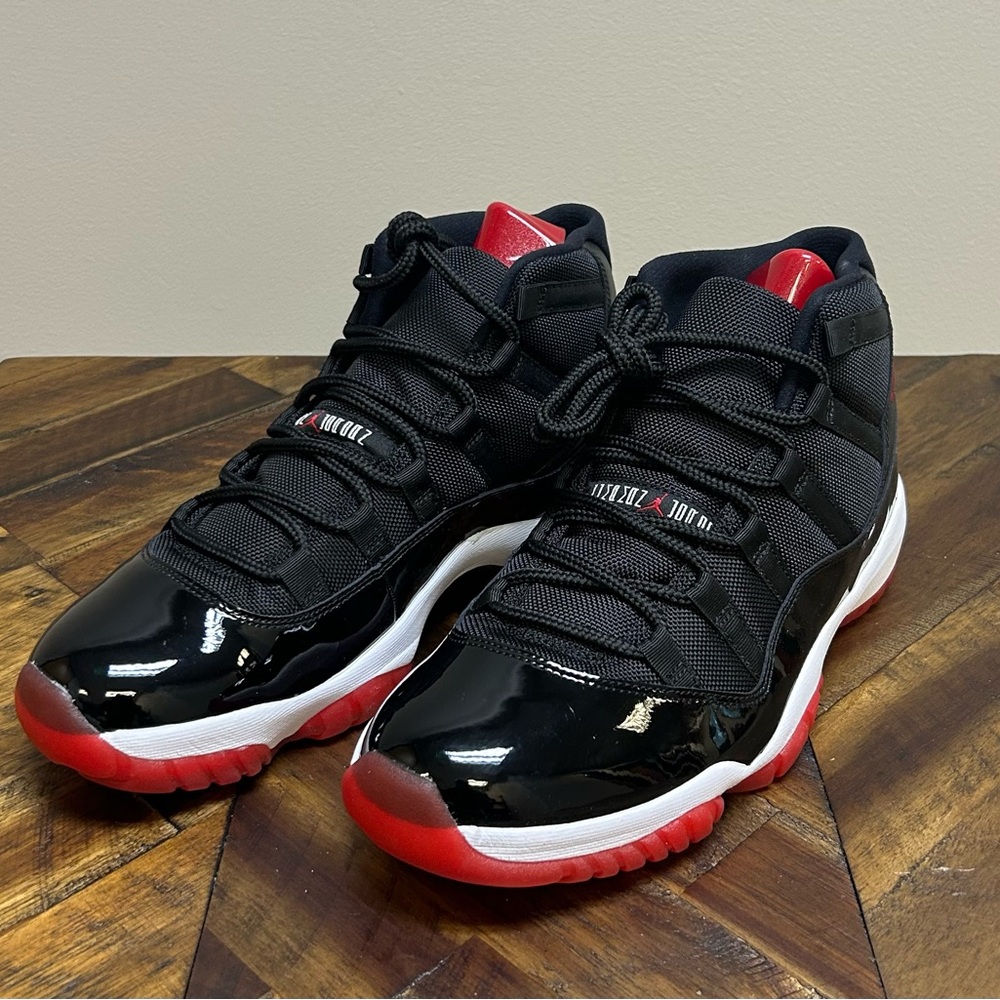 Jordan 11-High Top Bred Black/Red/White Size 11